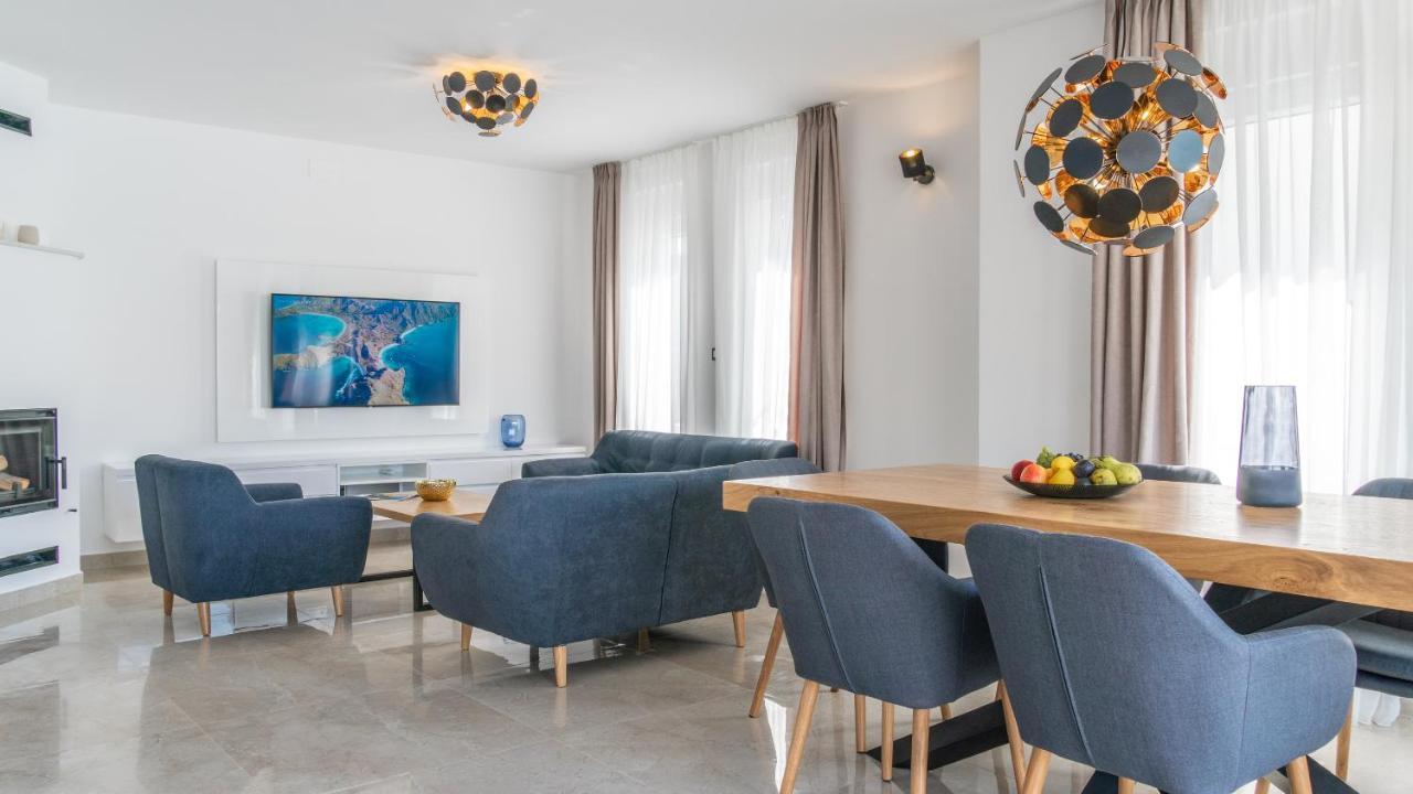 Villa Dea - Dein Rueckzugsort Am Meer Mit Beheiztem Pool Vrsi Exterior foto