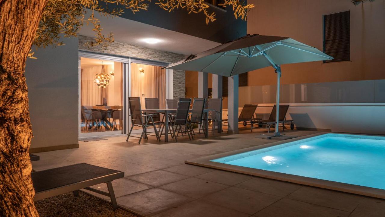 Villa Dea - Dein Rueckzugsort Am Meer Mit Beheiztem Pool Vrsi Exterior foto