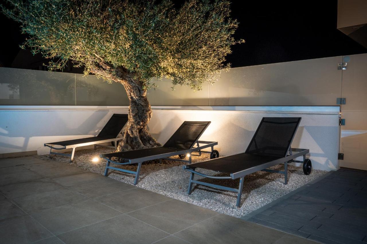 Villa Dea - Dein Rueckzugsort Am Meer Mit Beheiztem Pool Vrsi Exterior foto
