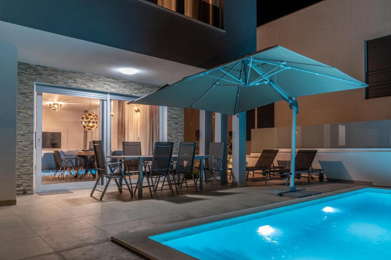 Villa Dea - Dein Rueckzugsort Am Meer Mit Beheiztem Pool Vrsi Exterior foto