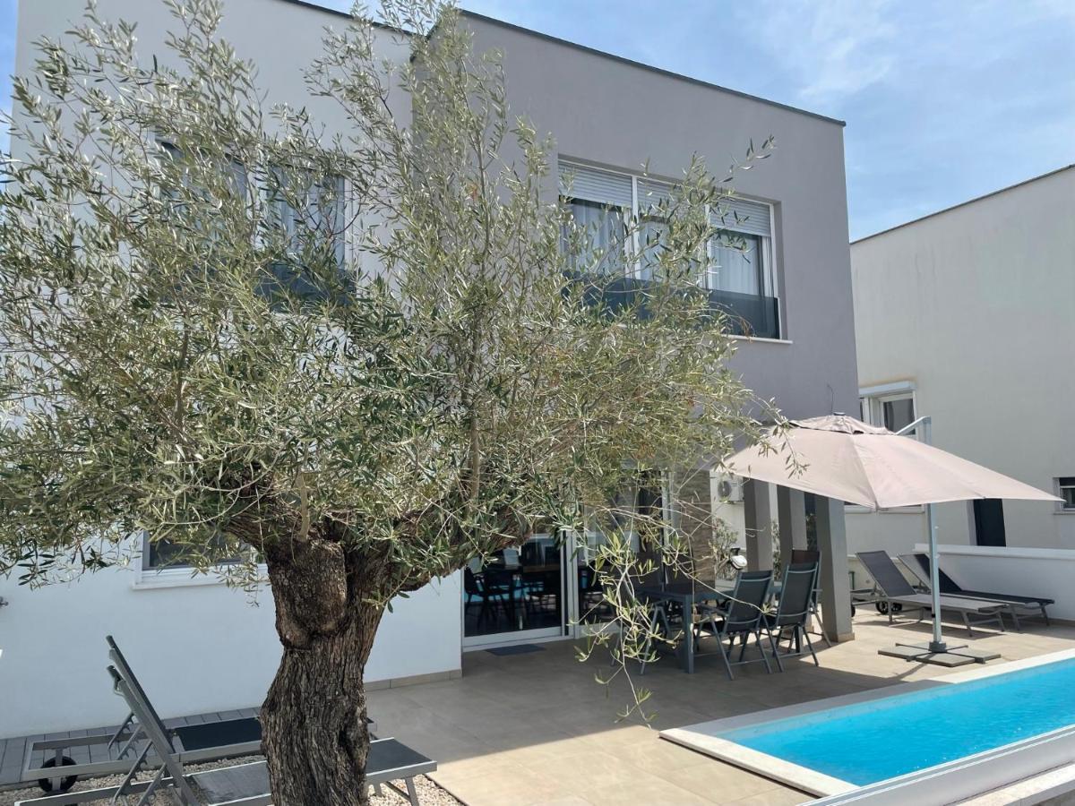 Villa Dea - Dein Rueckzugsort Am Meer Mit Beheiztem Pool Vrsi Exterior foto